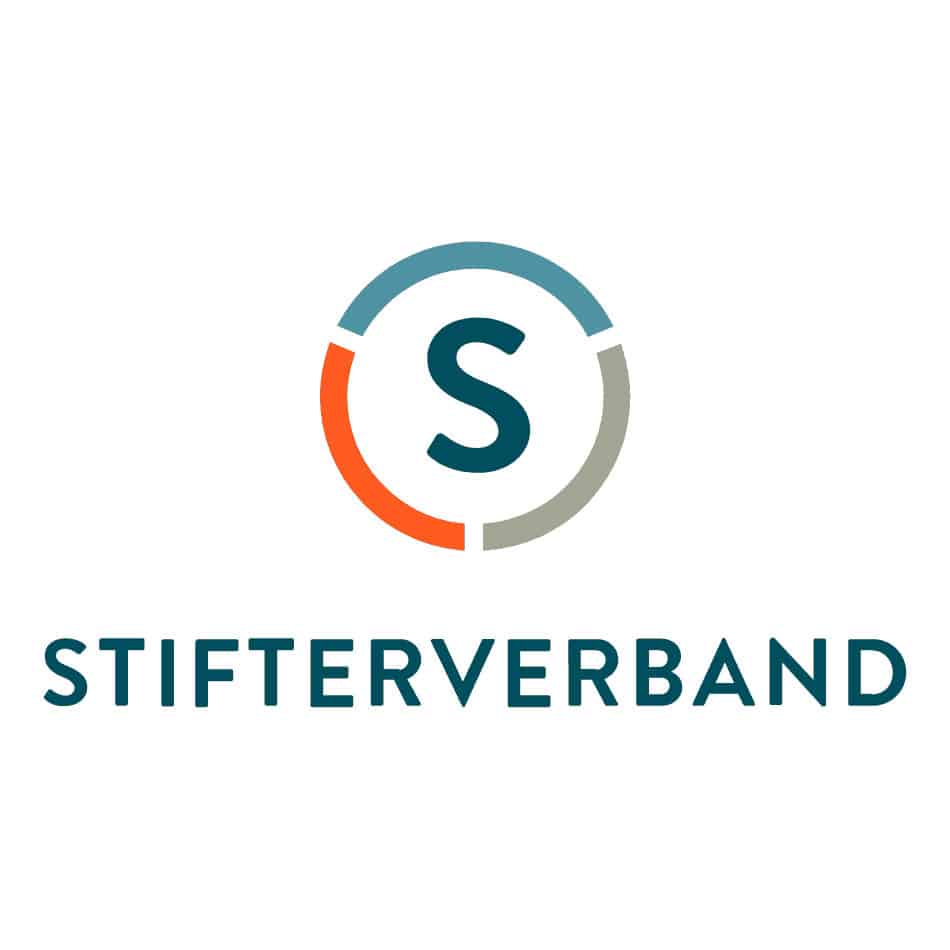 The Stifterverband e.V. (SV) is the joint initiative of the German Economy and foundations promoting Education, Science and Innovation. In 2021, SV was asked by its members to engage in education for quantum computing and technology. Since then, it has launched activities directed at school education.